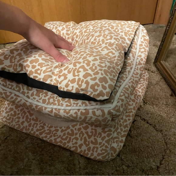 Collapsible Leopard Spot Cat bed Cave - Picture 7 of 7